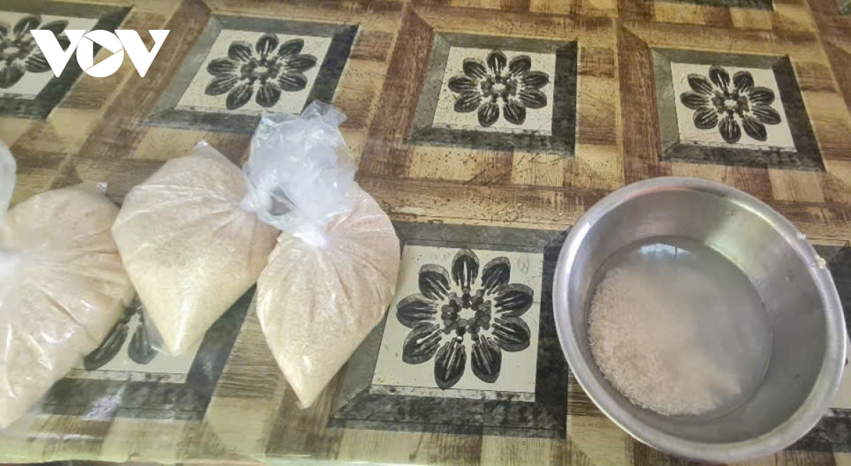 hau giang nguoi dan phat hien gao ban tren thi truong co dau hieu bat thuong hinh anh 3
